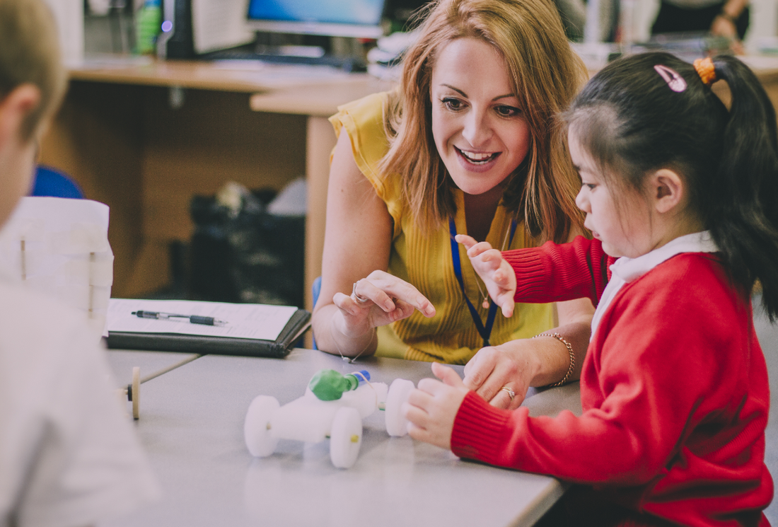 9 Ways for Teachers and School Administration to Use Their Lanyards